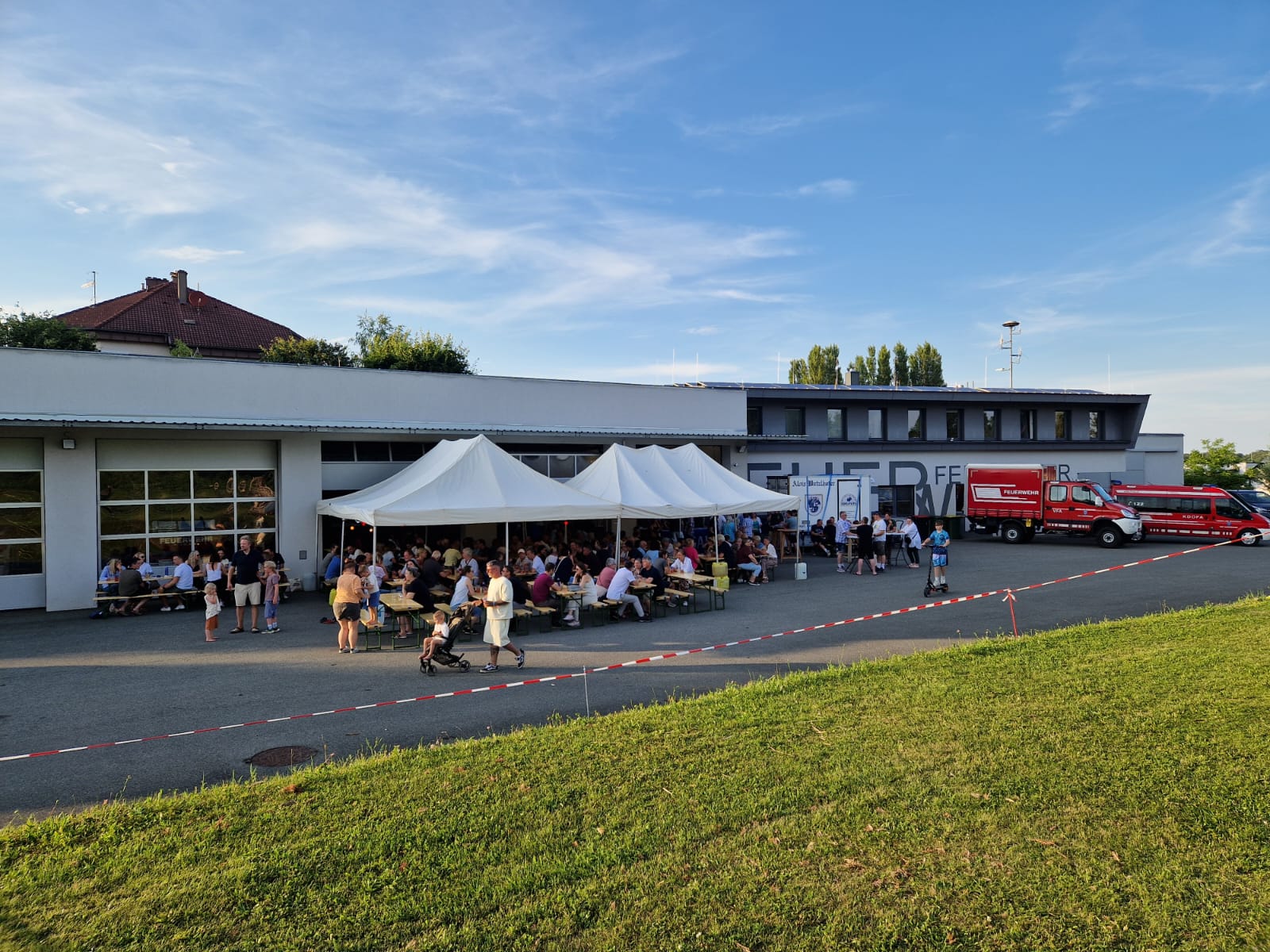 Veranstaltung vor dem Feuerwehrhaus Bad Sauerbrunn
